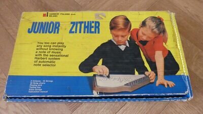 Vintage Harbert Italaiana Milano Junior Zither, 14 music cards, tuning tool.