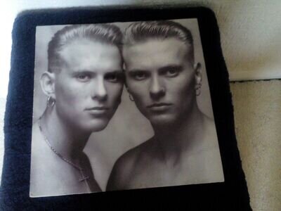 BROS.VINYL ALBUM. THE TIME.CBS 4659181.IN NEAR MINT CONDITION. 1989.