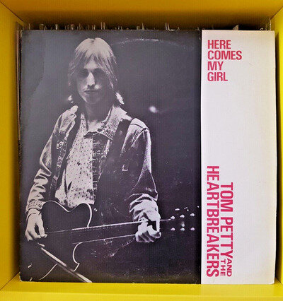 TOM PETTY & THE HEARTBREAKERS - HERE COMES MY GIRL 1st UK Press SINGLE 12 INCH