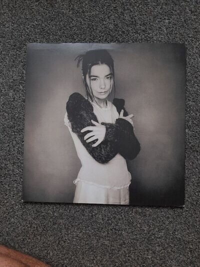 BJÖRK – Human Behaviour remixes 12” vinyl record in picture sleeve 1993